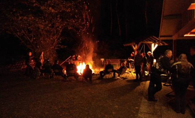 Lagerfeuer.jpg (150.51 KiB) 12844-mal betrachtet Lagerfeuer.jpg