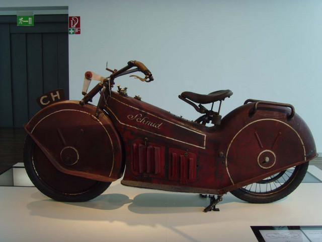 Autostadt_Wolfsburg_-_motorrad_ikonen_-_Schmid_1923_-_Flickr_-_KlausNahr.jpg