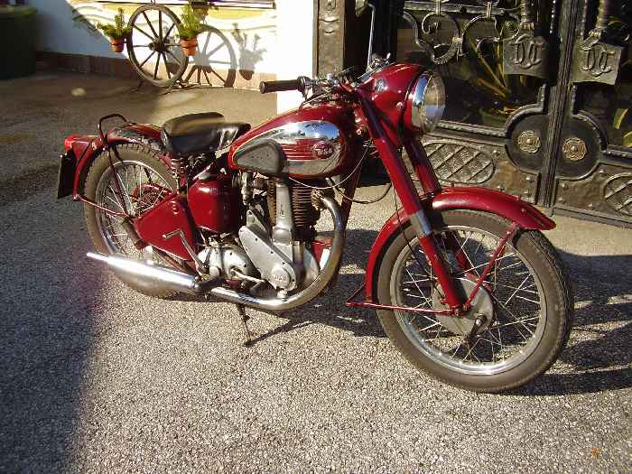 BSA B33-a.jpg