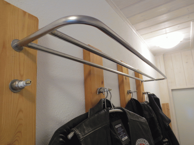 Garderobe Mopedklamotten.gif